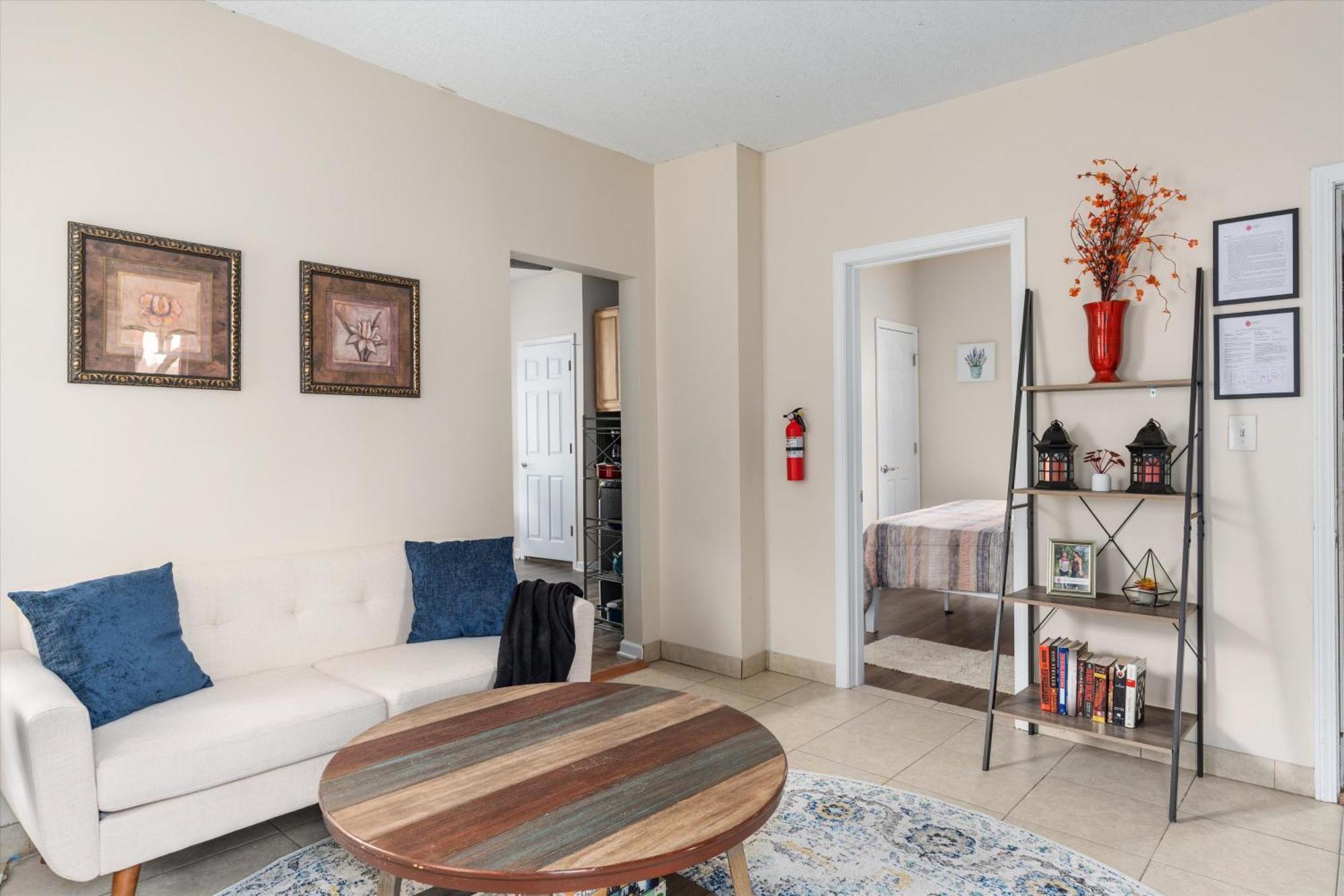 Snapdragon - Charming Two Bedroom In Corcoran Neighborhood Apartment Minneapolis